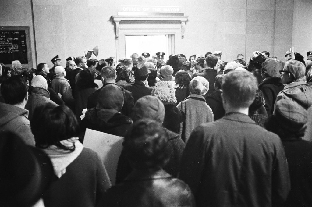 Busing supporters at City Hall - Chicago Sun-Times