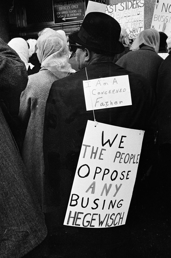 Busing protesters - Chicago Sun-Times