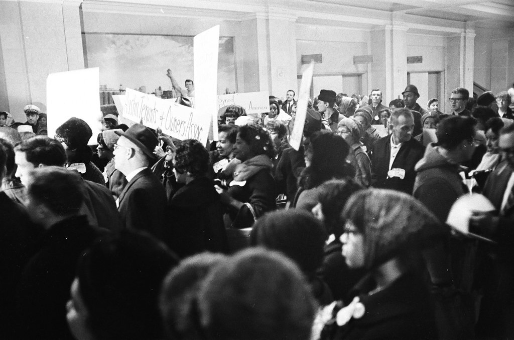 Busing supporters at City Hall - Chicago Sun-Times