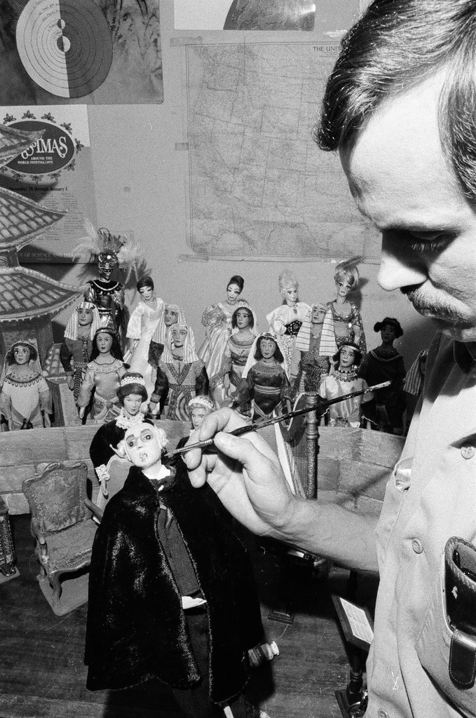 Kungsholm Miniature Opera puppets - Chicago Sun-Times