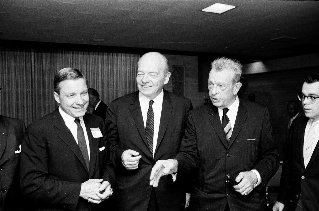 Barry Goldwater at airport and O'Hare Inn - Chicago Sun-Times