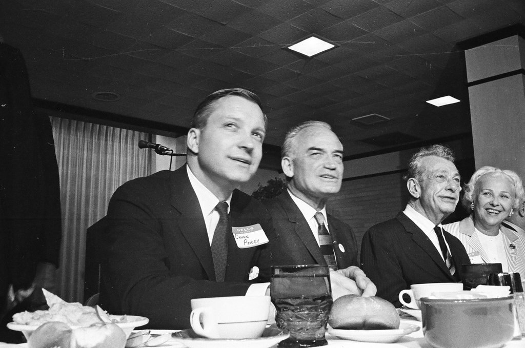 Barry Goldwater at airport and O'Hare Inn - Chicago Sun-Times