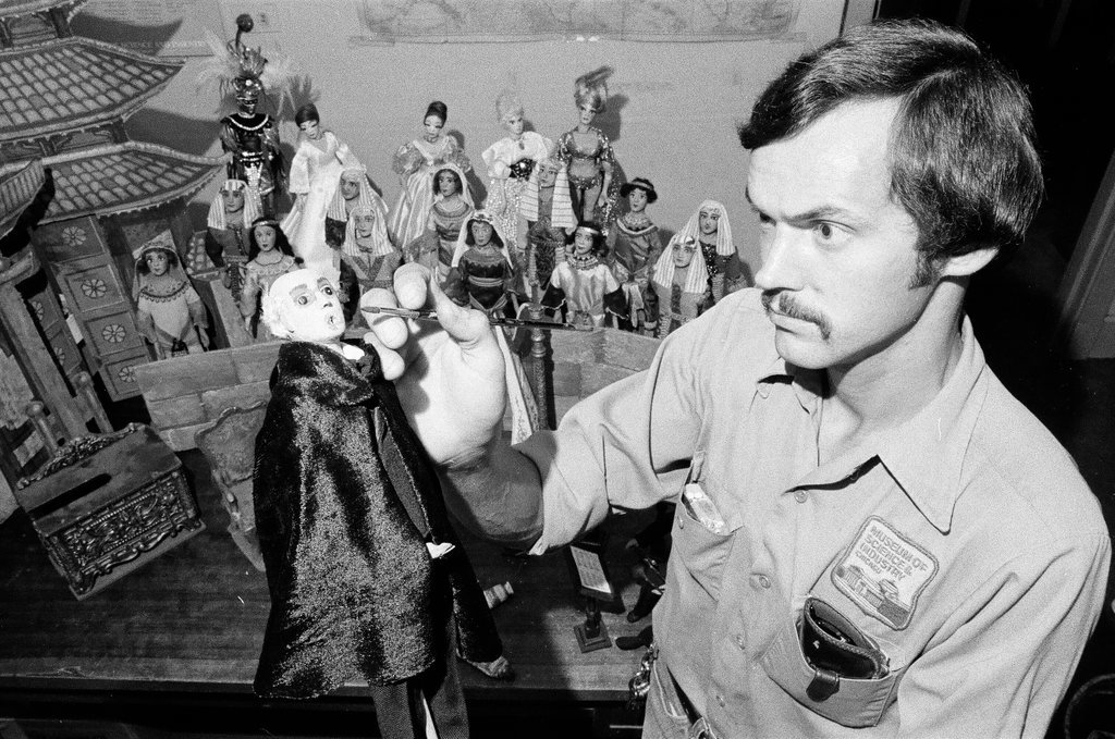 Kungsholm Miniature Opera puppets - Chicago Sun-Times
