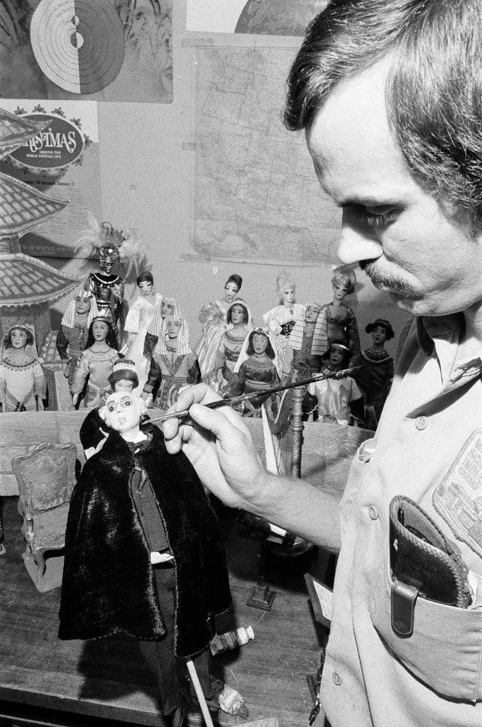 Kungsholm Miniature Opera puppets - Chicago Sun-Times