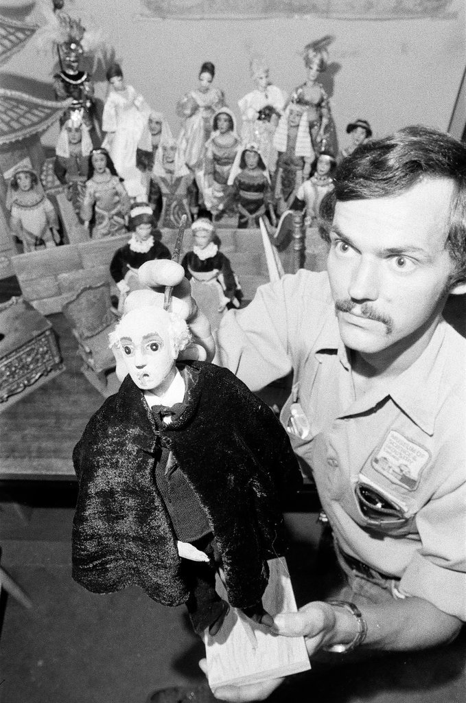 Kungsholm Miniature Opera puppets - Chicago Sun-Times