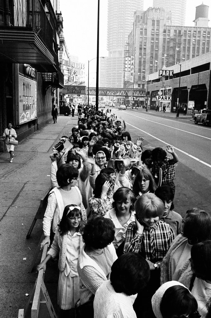 Beatles fans line up for new movie - Howard Lyon for Chicago Sun-Times