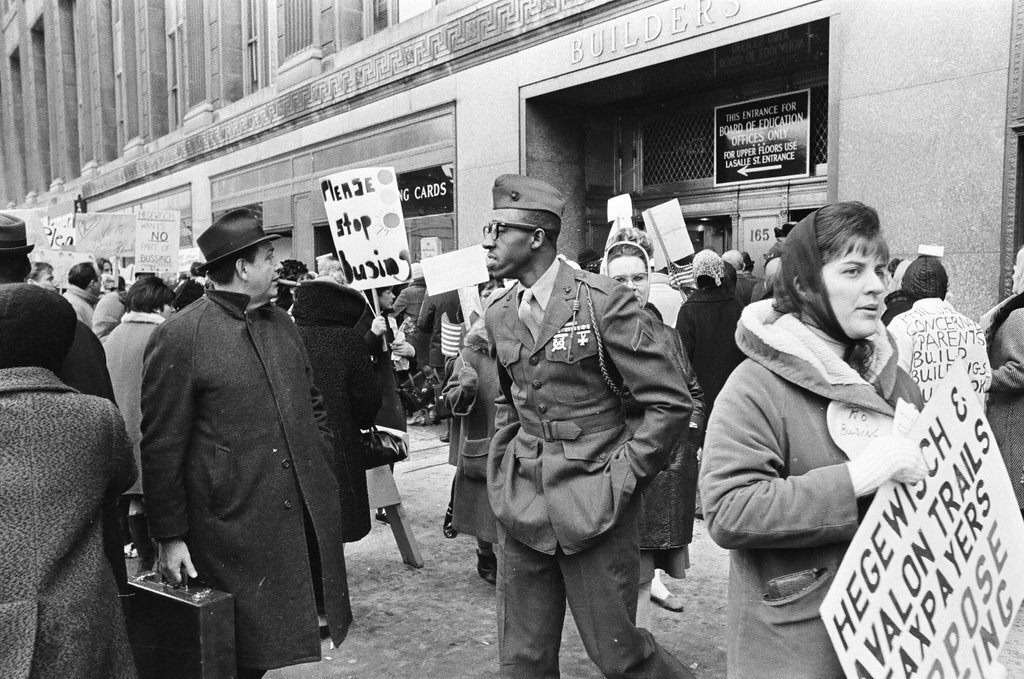 Busing picketers outside Board of Education - Chicago Sun-Times
