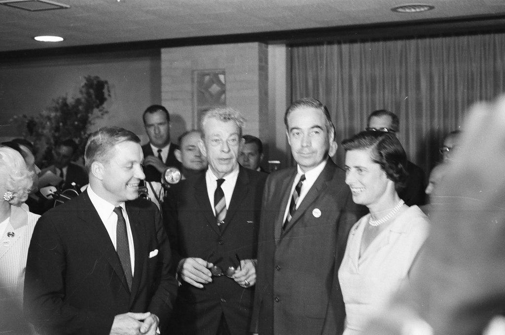 Barry Goldwater at airport and O'Hare Inn - Chicago Sun-Times