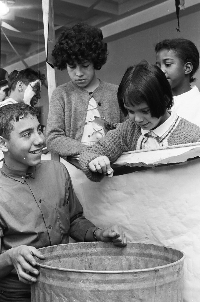 Children enjoy Halloween carnival at YMCA - Chicago Sun-Times