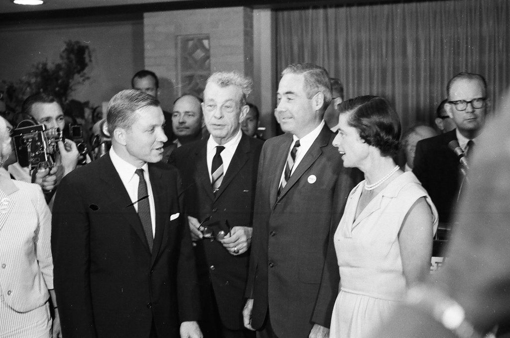 Barry Goldwater at airport and O'Hare Inn - Chicago Sun-Times