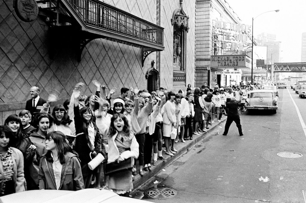Beatles fans line up for new movie - Howard Lyon for Chicago Sun-Times