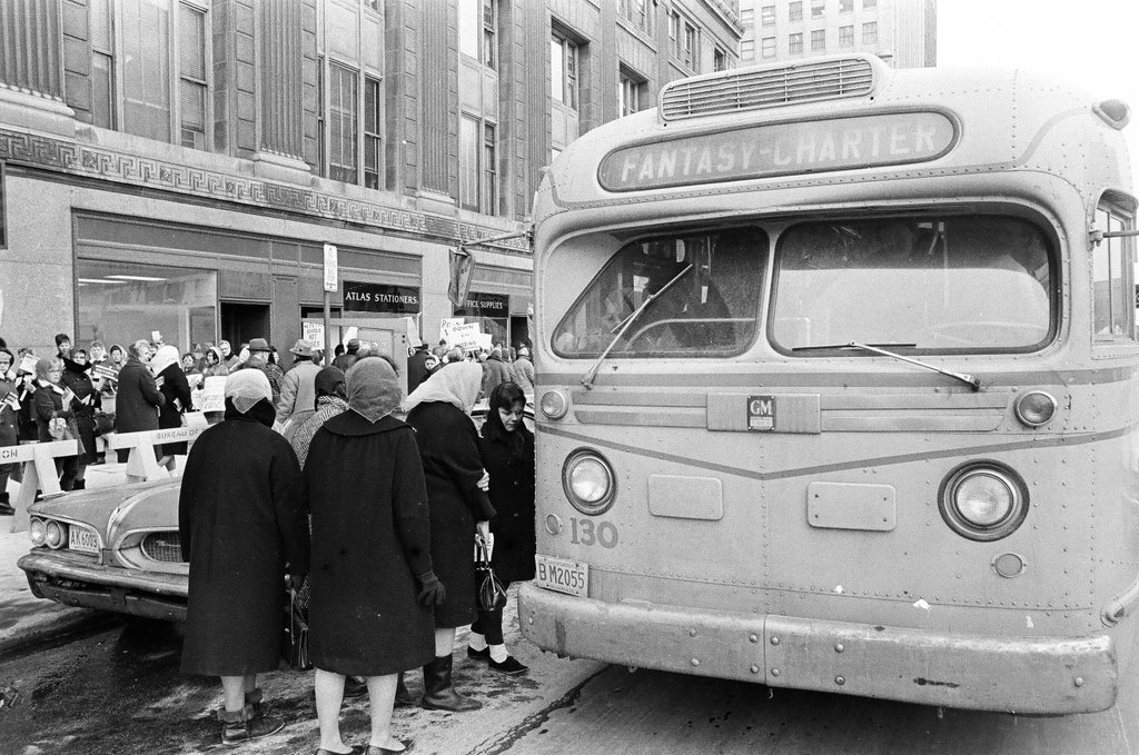 Busing picketers outside Board of Education - Chicago Sun-Times