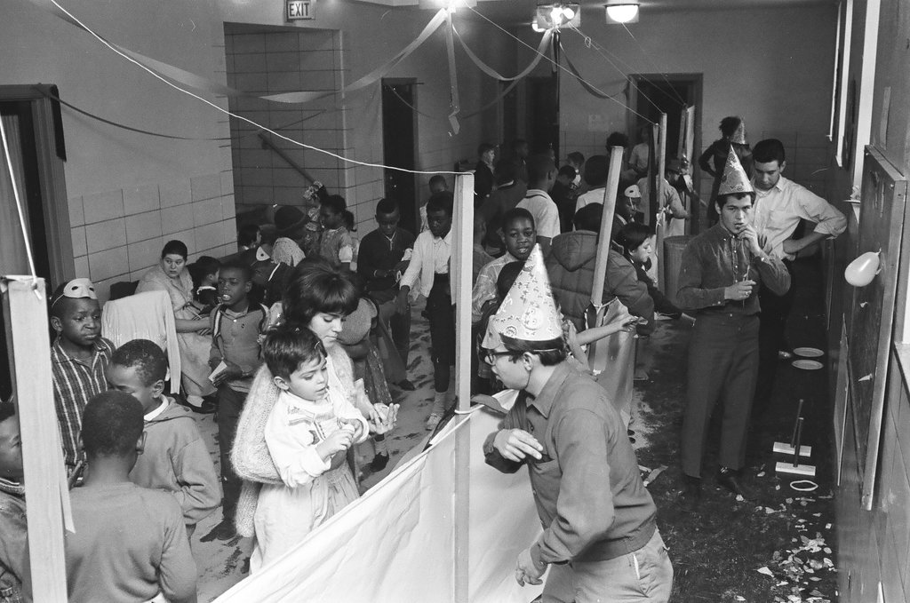Children enjoy Halloween carnival at YMCA - Chicago Sun-Times