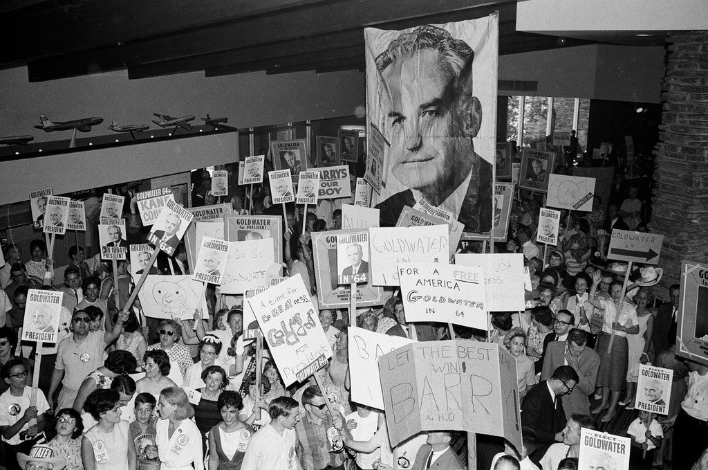 Barry Goldwater at airport and O'Hare Inn - Chicago Sun-Times