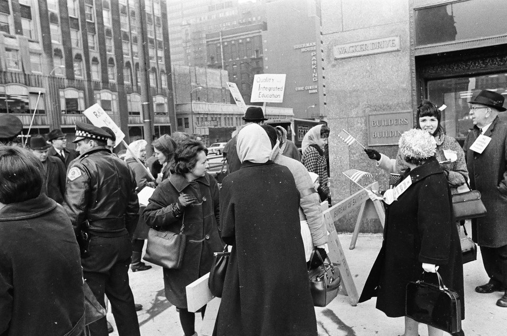 Busing picketers outside Board of Education - Chicago Sun-Times