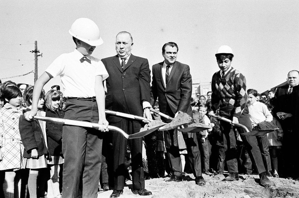 Mayor Daley and others at groundbreaking ceremony for Campus Green residential community - Larry Graff for Chicago Sun-Times