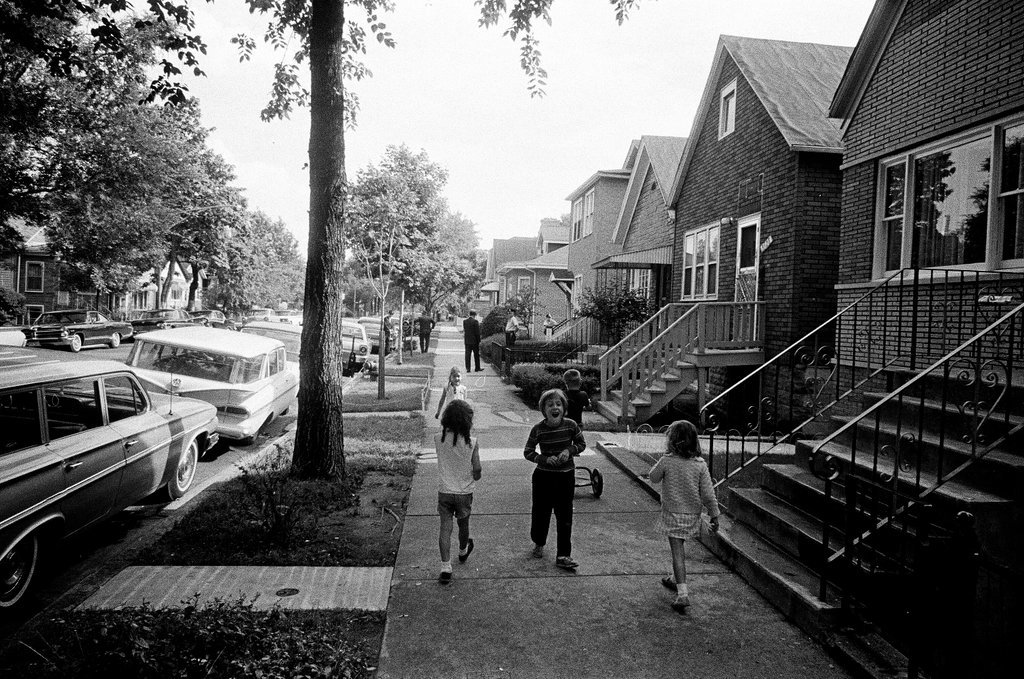 Kids play on a street in Bridgeport - Edmund Jarecki for Chicago Sun-Times
