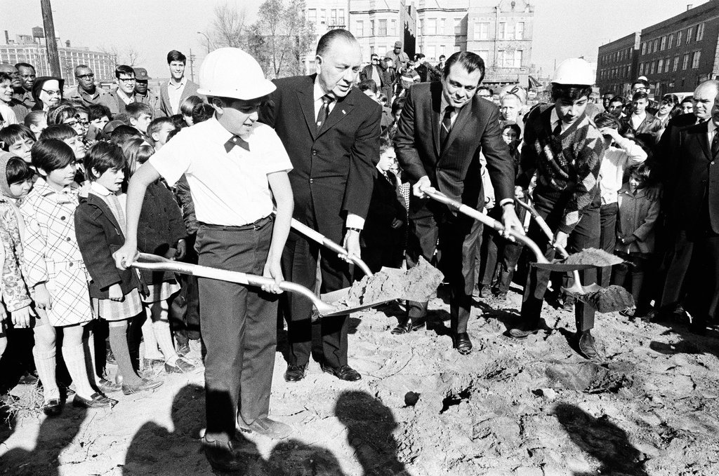 Mayor Daley and others at groundbreaking ceremony for Campus Green residential community - Larry Graff for Chicago Sun-Times
