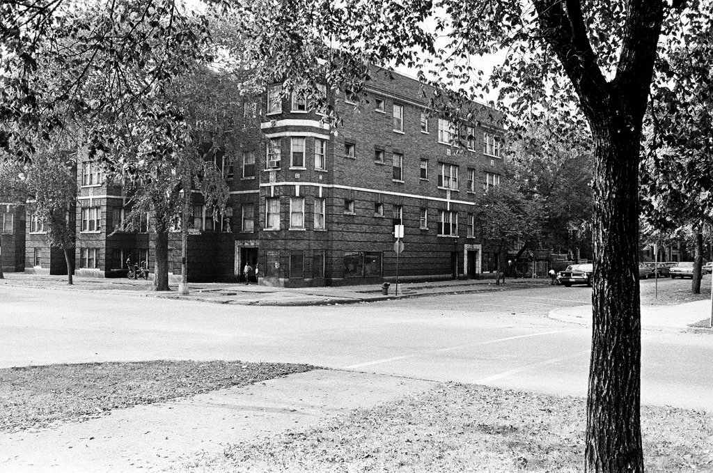 Apartment buildings and houses in North Lawndale and East Garfield Park - Jack Lenahan for Chicago Sun-Times