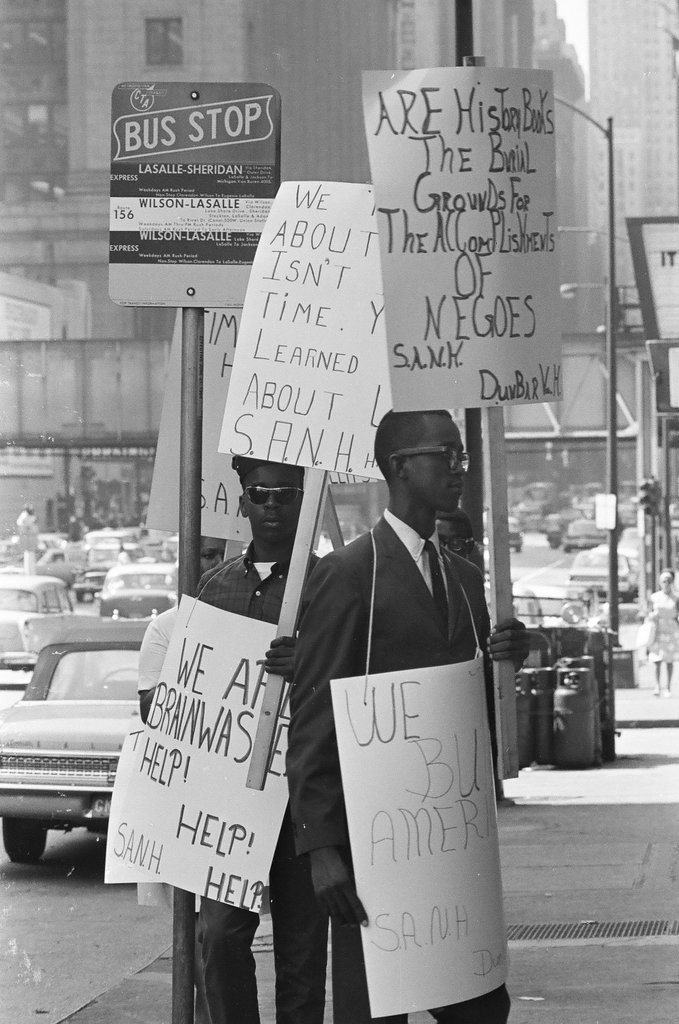 Student Advocates for Negro History picketing - Bob Kotalik for Chicago Sun-Times