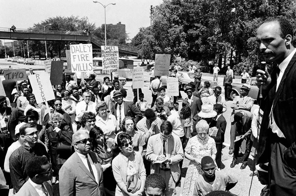 Marchers protesting Benjamin Willis in the Loop - John Tweedle for Chicago Sun-Times