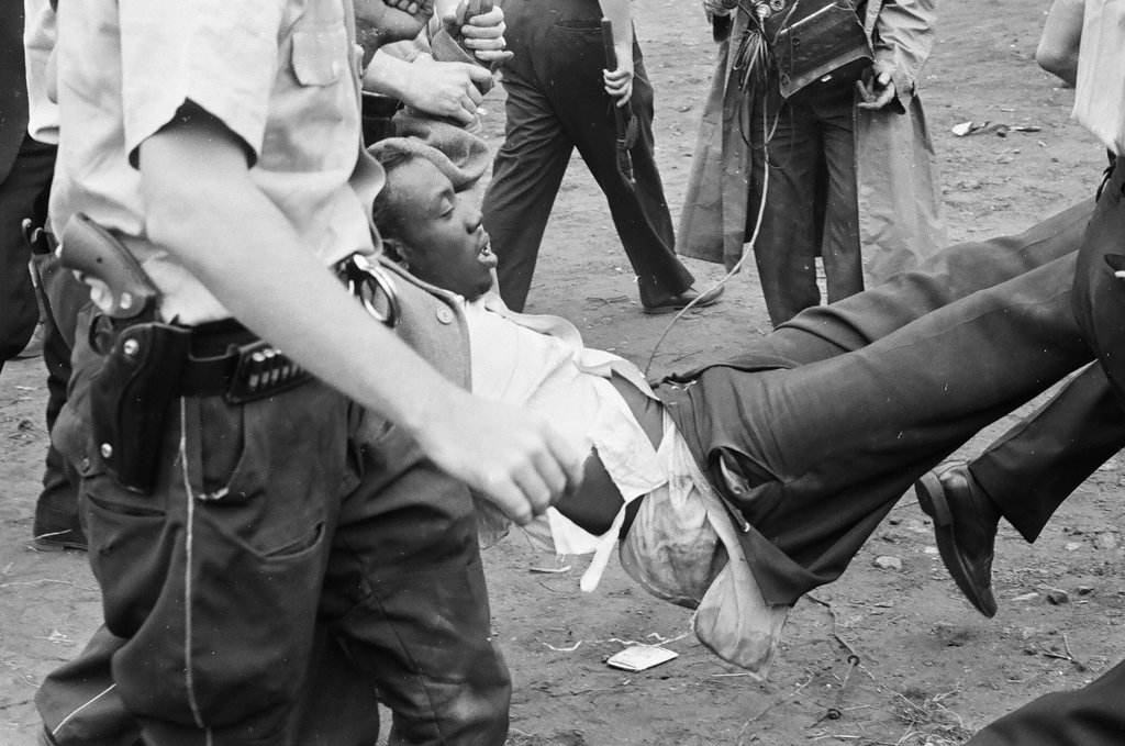 Police forcefully carry away portable school protesters - Howard Lyon for Chicago Sun-Times