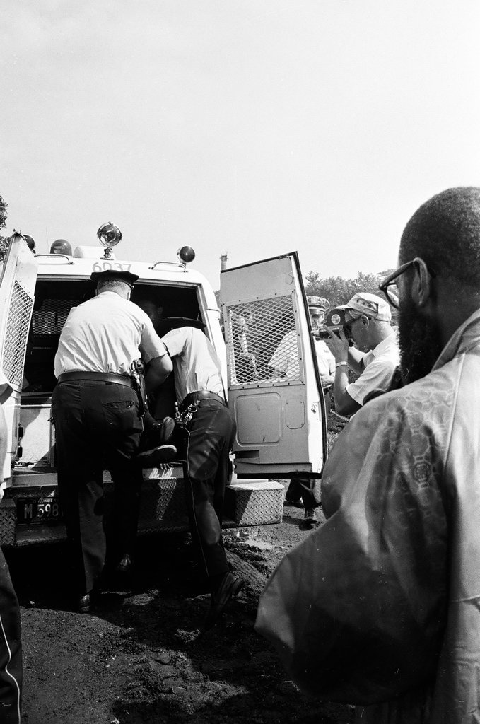 Mobile classroom protesters - Gene Pesek for Chicago Sun-Times