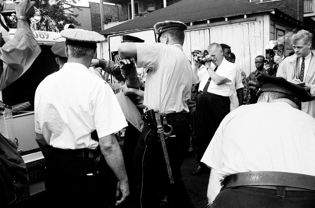 Mobile classroom protesters - Gene Pesek for Chicago Sun-Times