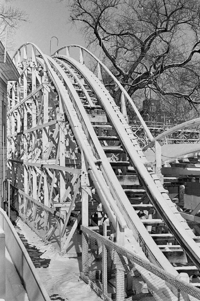 Riverview Amusement Park attractions covered in snow - Chicago Sun-Times