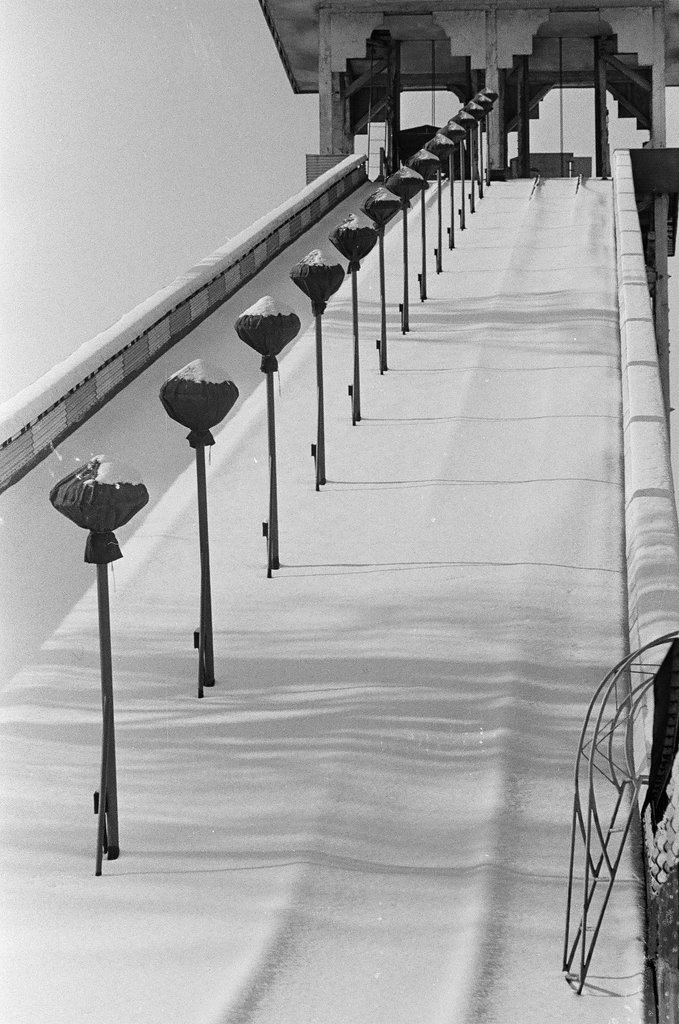 Riverview Amusement Park attractions covered in snow - Chicago Sun-Times