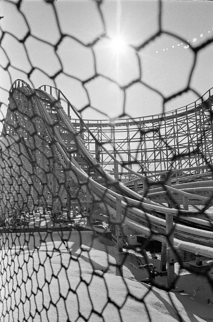 Riverview Amusement Park attractions covered in snow - Chicago Sun-Times
