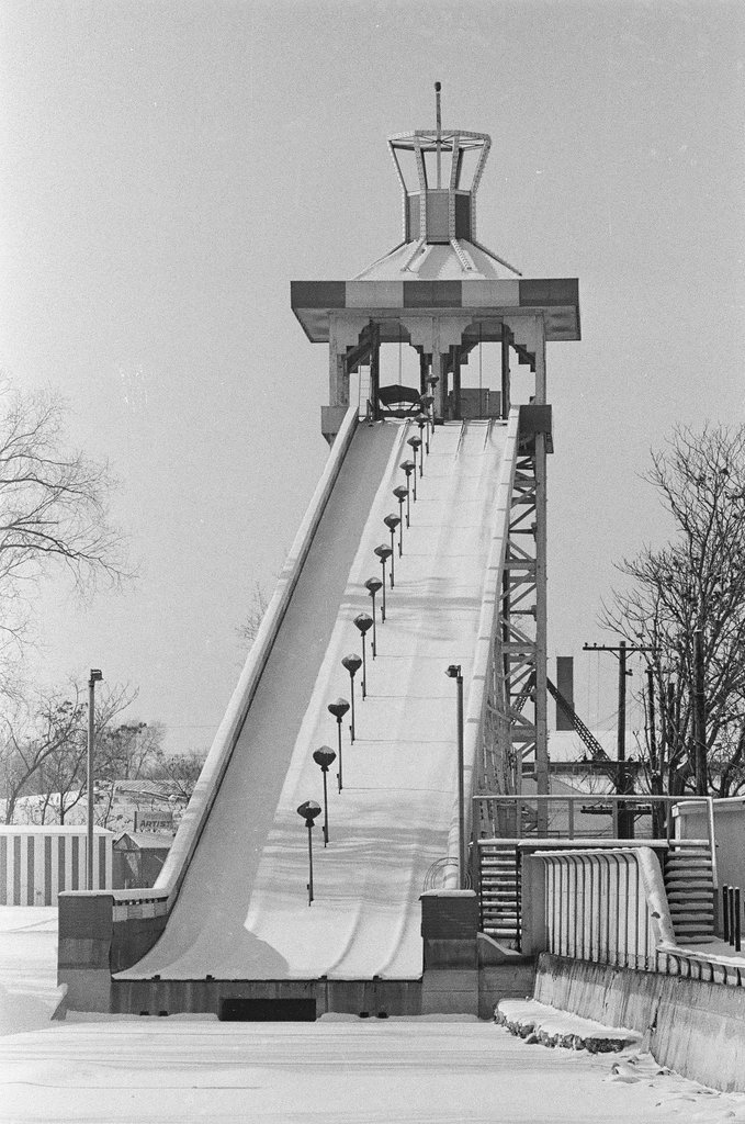 Riverview Amusement Park attractions covered in snow - Chicago Sun-Times
