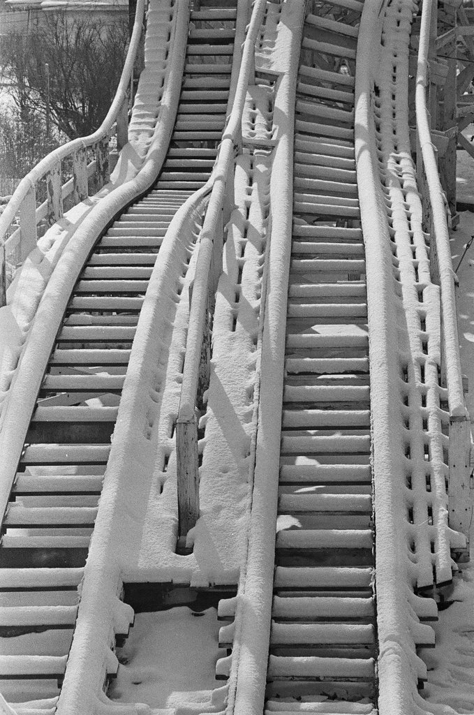 Riverview Amusement Park attractions covered in snow - Chicago Sun-Times