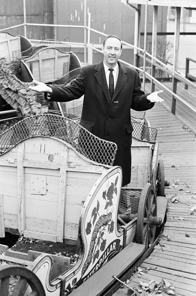 Auction of Riverview Amusement Park rides - Joe Kordick for Chicago Sun-Times