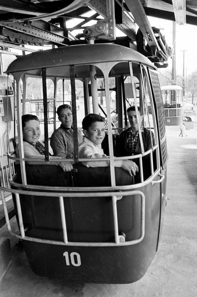 New ride under construction at Riverview Amusement Park - Chicago Sun-Times
