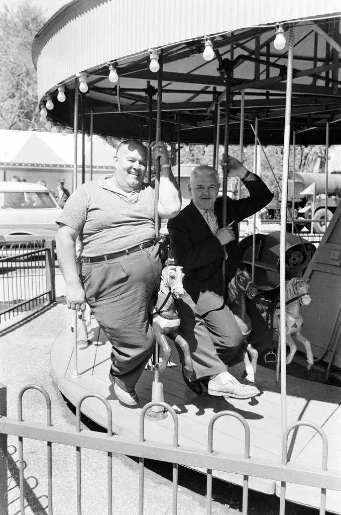 Inspecting rides at Riverview Amusement Park - Chicago Sun-Times