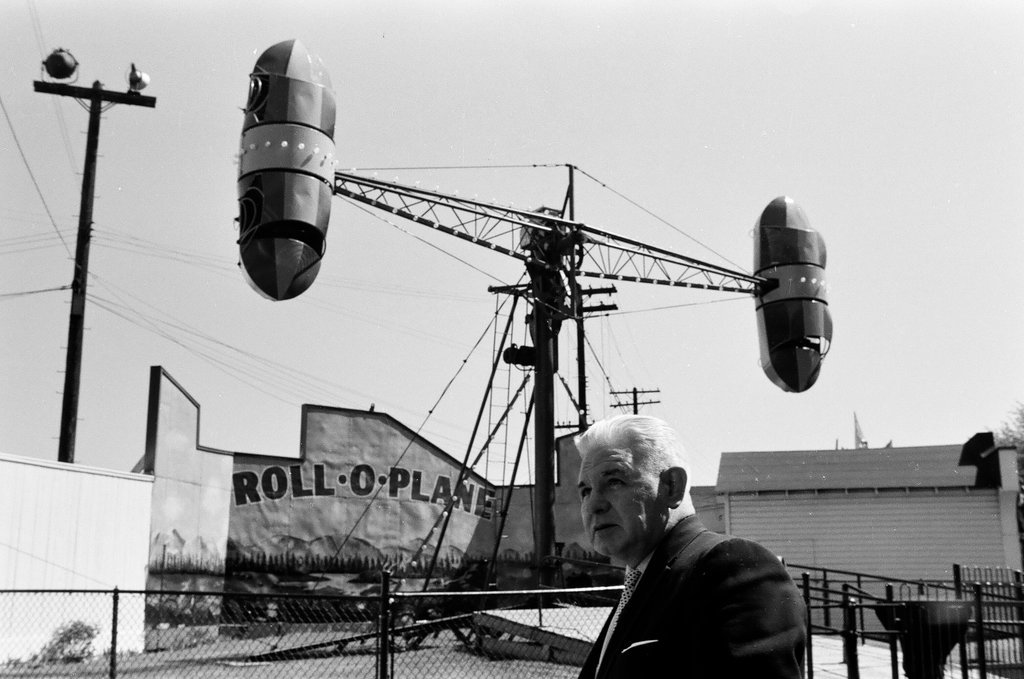 Inspecting rides at Riverview Amusement Park - Chicago Sun-Times