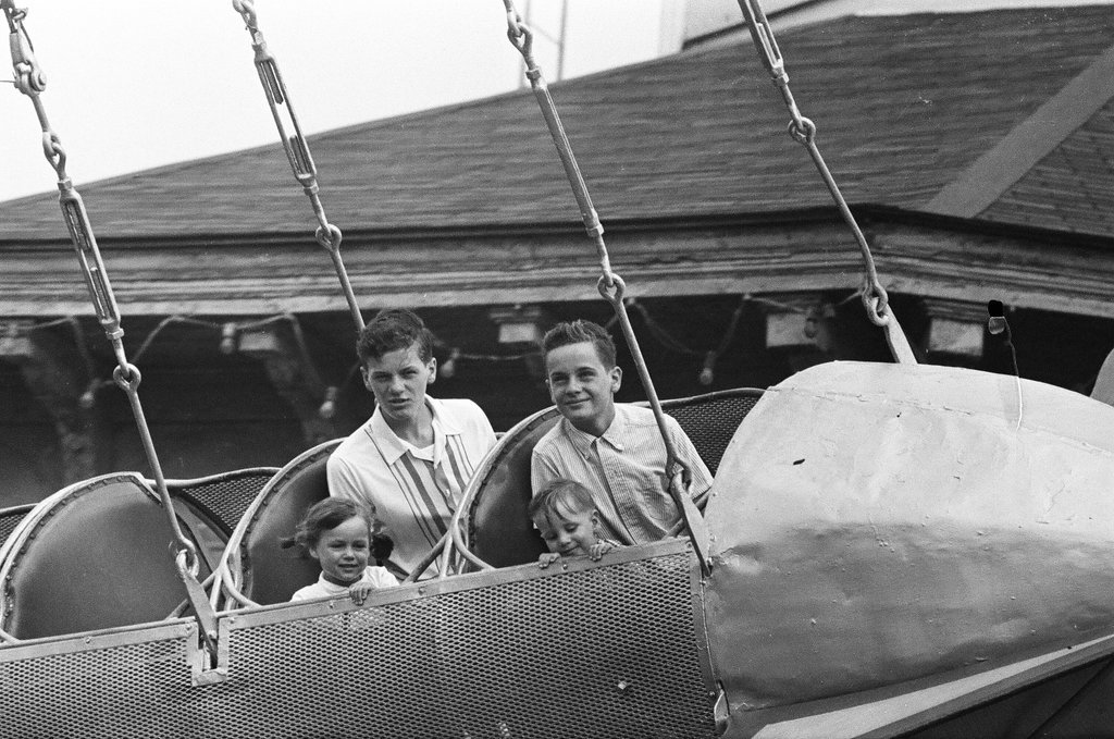 People enjoying rides at Riverview Amusement Park - Chicago Sun-Times