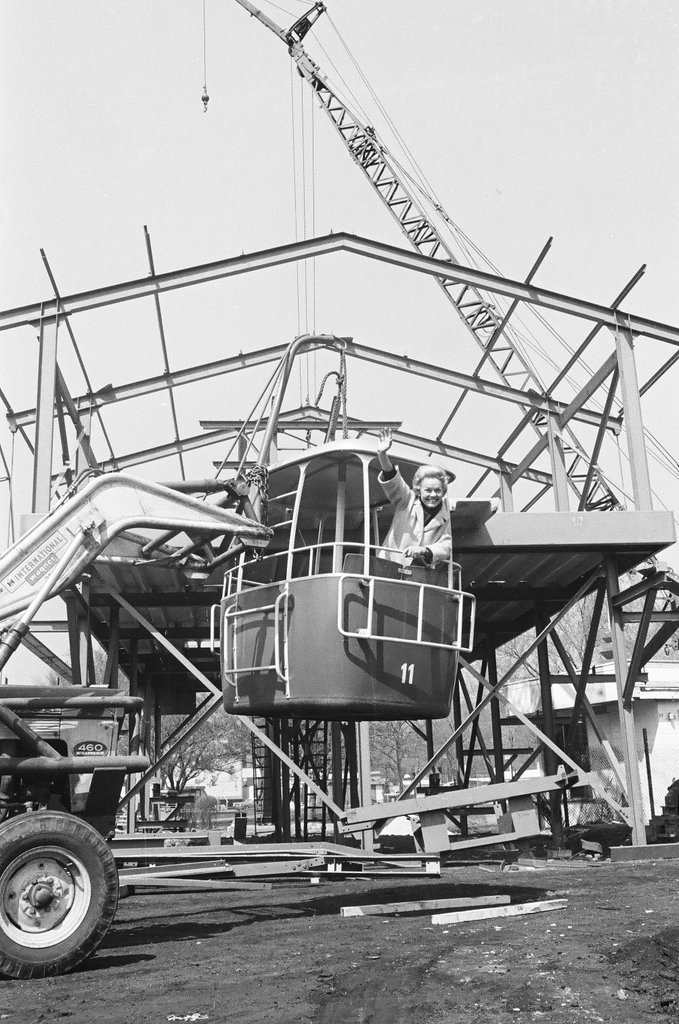 New ride under construction at Riverview Amusement Park - Chicago Sun-Times