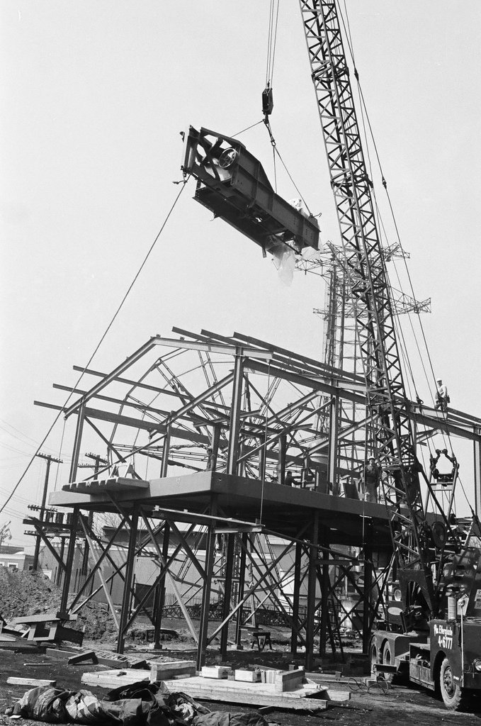 New ride under construction at Riverview Amusement Park - Chicago Sun-Times