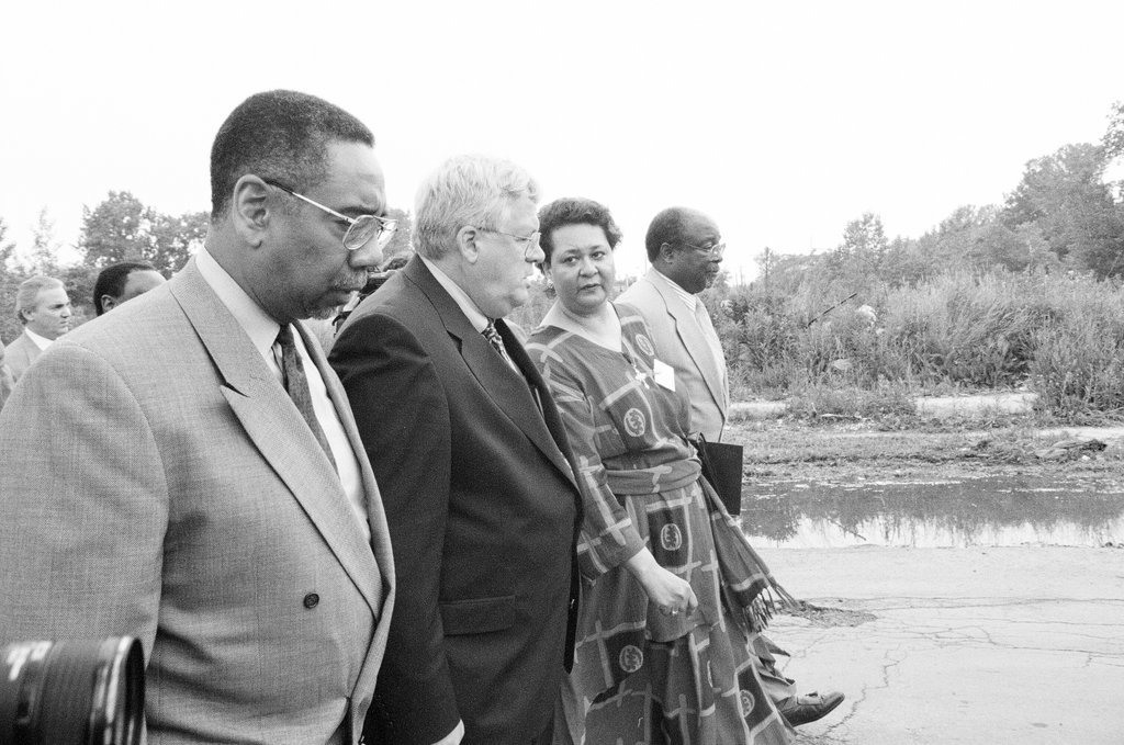 Bobby Rush tours Englewood community - Bob (Robert) Black for Chicago Sun-Times
