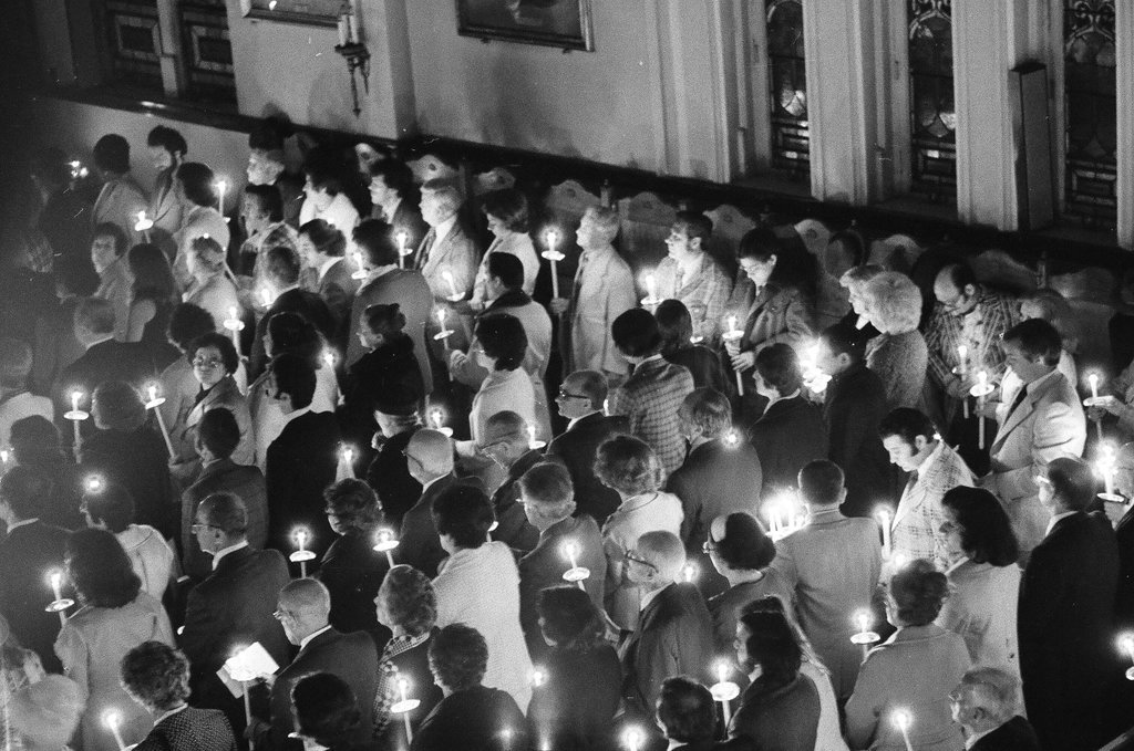 Greeks celebrate Easter - Jim Mescall for Chicago Sun-Times