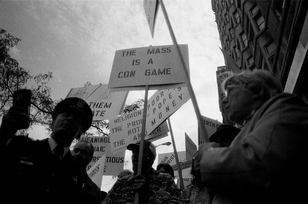 Atheist protest marchers - Anthony Suau for Chicago Sun-Times