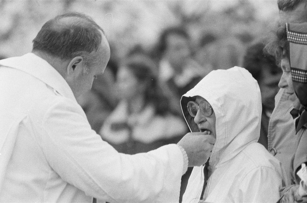 Pope John Paul II visits Chicago - Bob (Robert) Black for Chicago Sun-Times