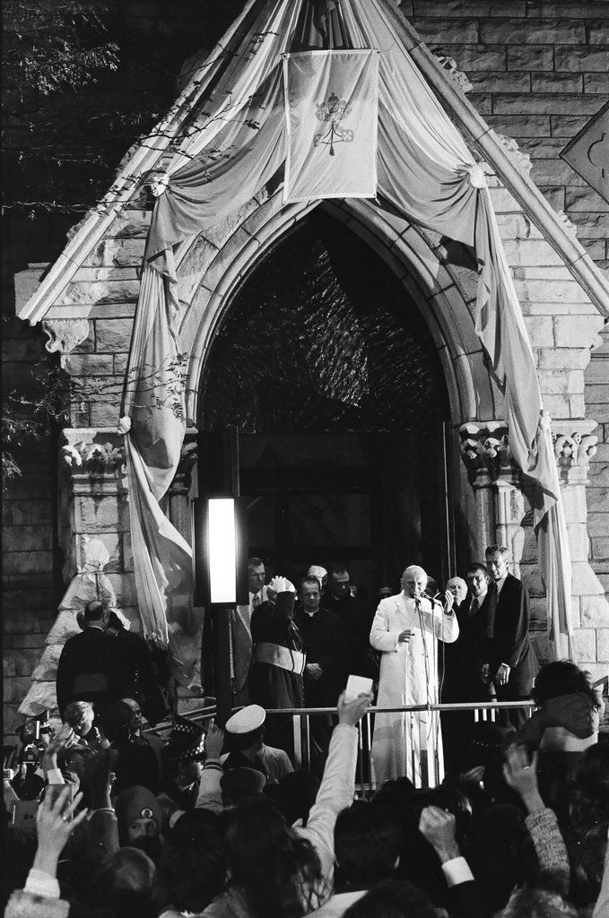 Pope John Paul II outside Holy Name Cathedral - Randy B. Leffingwell for Chicago Sun-Times