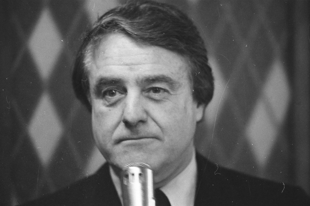 Sargent R. Shriver at 10th Ward Meeting - John H. White for Chicago Sun-Times