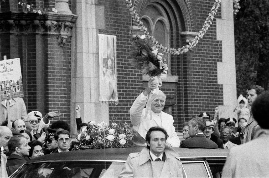 Pope John Paul II visits Chicago - Bob (Robert) Black for Chicago Sun-Times