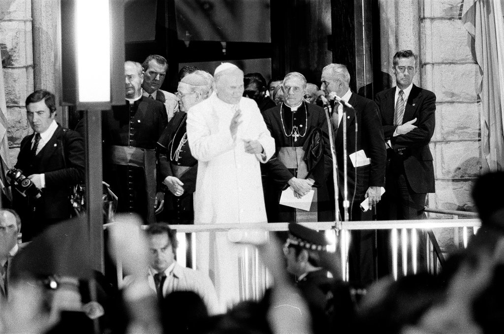 Pope John Paul II outside Holy Name Cathedral - Randy B. Leffingwell for Chicago Sun-Times