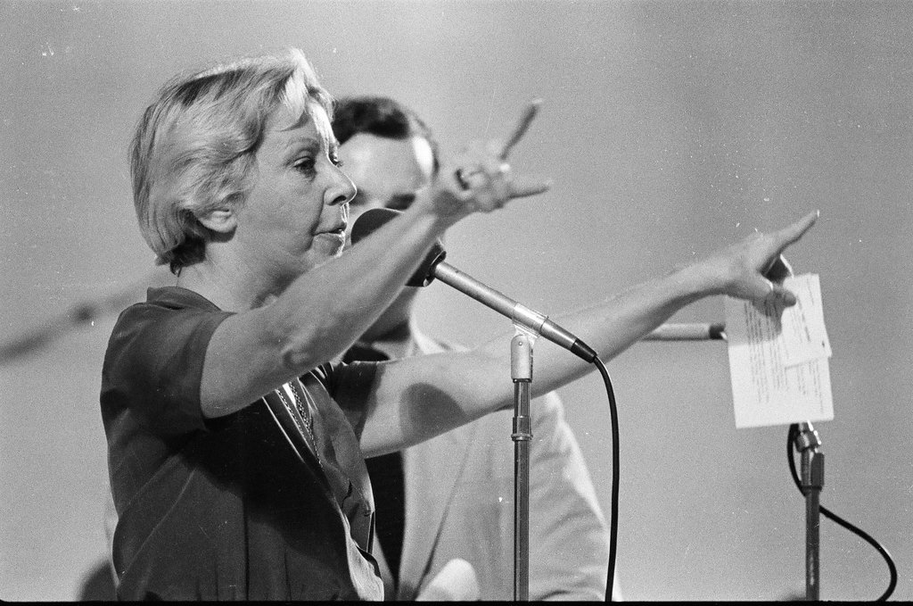Mayor Jane Byrne speaks at an event - Anthony Suau for Chicago Sun-Times