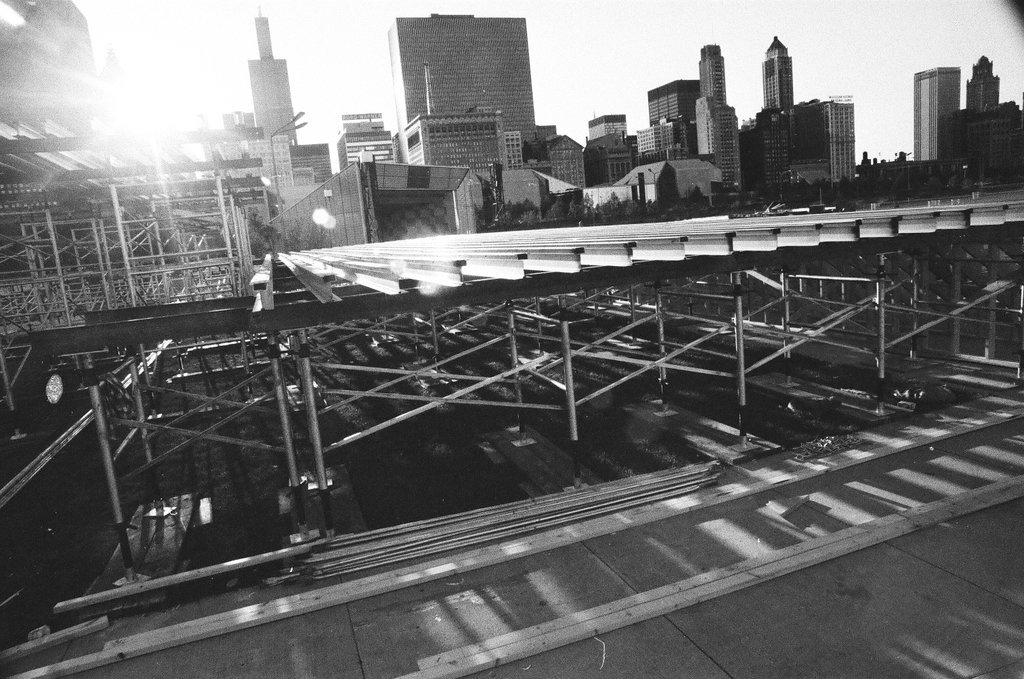 Papal altar construction for Pope's mass in Grant Park - Jack Lenahan for Chicago Sun-Times